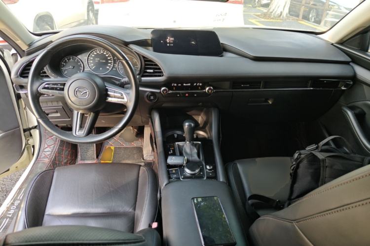 Used Mazda 3 Axela 2021 2.0L Automatic Zhiya Edition Center Console