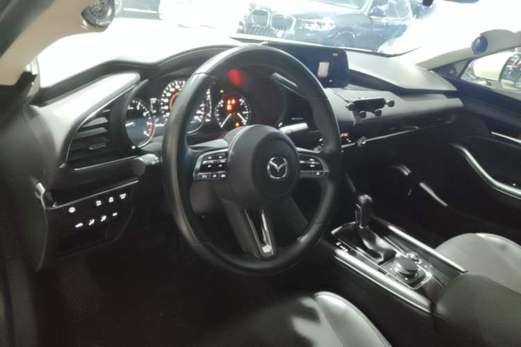 Used Mazda 3 Axela 2021 2.0L Automatic Zhiyao Edition Center Console