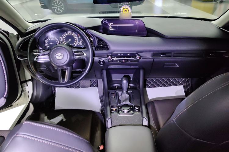 Used Mazda 3 Axela 2021 2.0L Automatic Zhiya Edition Center Console