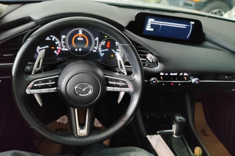 Used Mazda 3 Axela 2021 2.0L Automatic ZhiXuan Edition Center Console