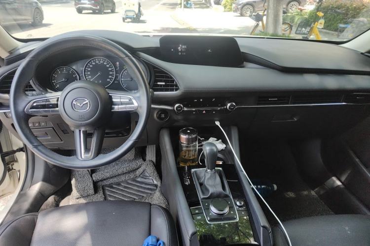 Used Mazda 3 Axela 2021 2.0L Automatic Zhiyao Edition Center Console