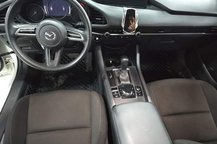 Used Mazda 3 Axela 2021 2.0L Automatic Zhiqing Edition Center Console