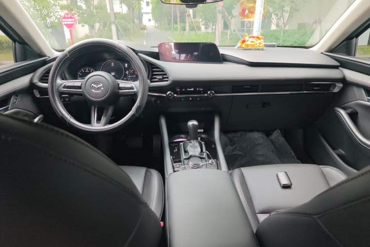 Used Mazda 3 Axela 2021 2.0L Automatic Zhiya Edition Center Console