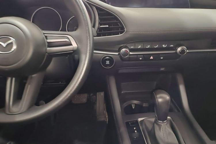 Used Mazda 3 Axela 2021 2.0L Automatic Zhiqing Edition Center Console