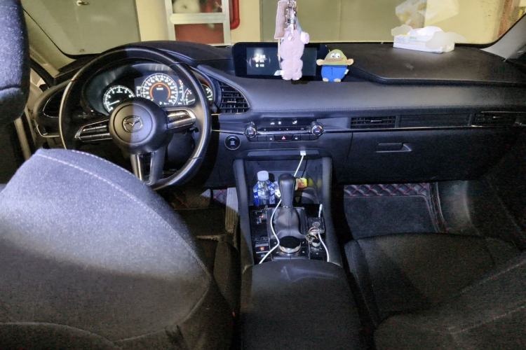 Used Mazda 3 Axela 2021 2.0L Automatic ZhiXuan Edition Center Console