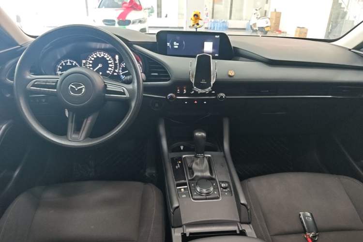 Used Mazda 3 Axela 2021 2.0L Automatic Zhiqing Edition Center Console