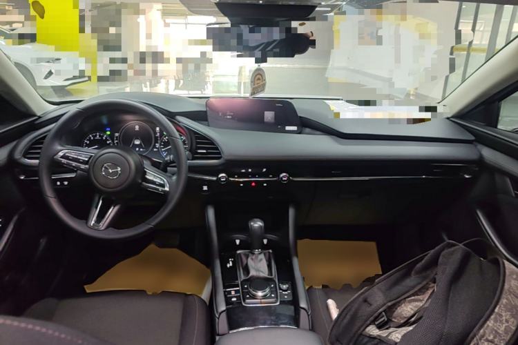 Used Mazda 3 Axela 2021 2.0L Automatic ZhiXuan Edition Center Console