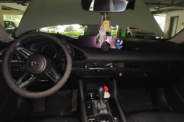 Used Mazda 3 Axela 2021 2.0L Automatic ZhiXuan Edition Center Console