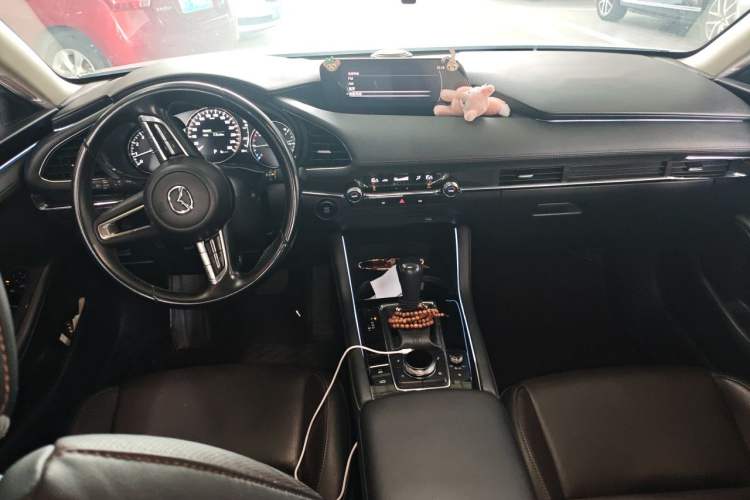 Used Mazda 3 Axela 2021 2.0L Automatic Zhiya Edition Center Console
