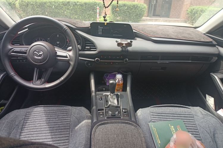 Used Mazda 3 Axela 2021 2.0L Automatic Zhiqing Edition Center Console