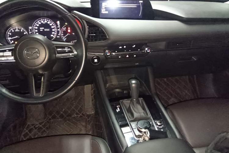 Used Mazda 3 Axela 2021 2.0L Automatic Zhiya Edition Center Console