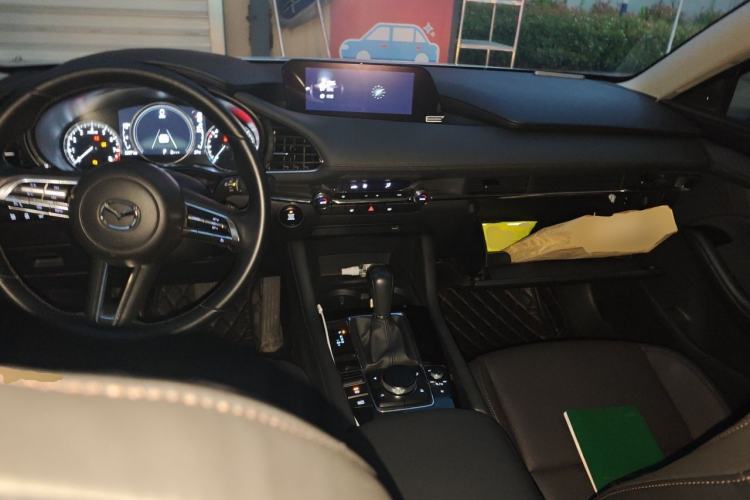 Used Mazda 3 Axela 2021 2.0L Automatic Zhiya Edition Center Console