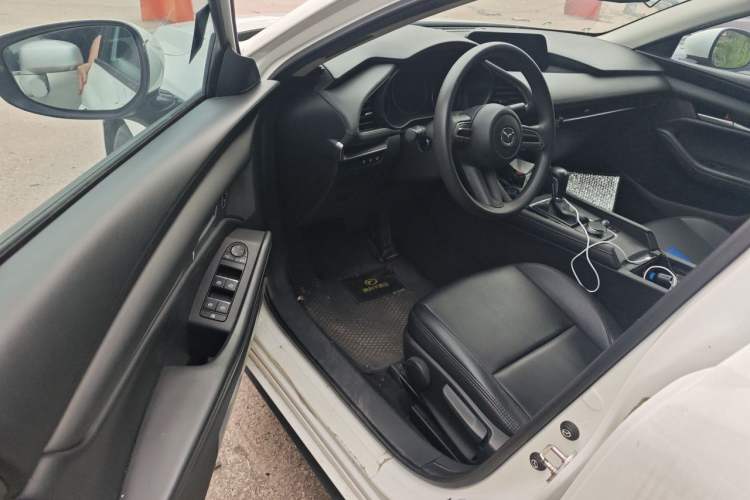Used Mazda 3 Axela 2021 1.5L Automatic ZhiMei Edition Driver Seat