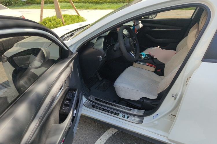 Used Mazda 3 Axela 2021 2.0L Automatic ZhiXuan Edition Driver Seat