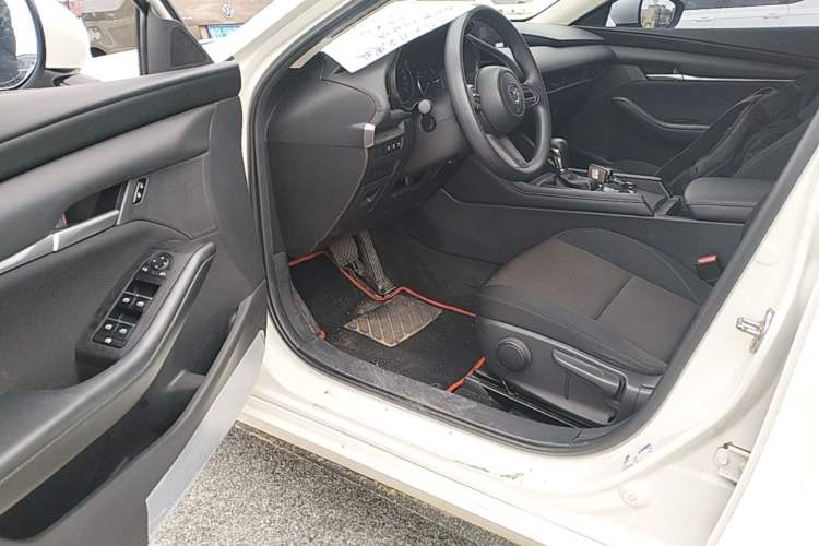 Used Mazda 3 Axela 2021 1.5L Automatic ZhiMei Edition Driver Seat