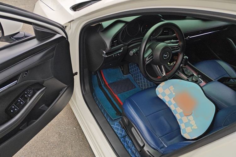 Used Mazda 3 Axela 2021 2.0L Automatic ZhiXuan Edition Driver Seat