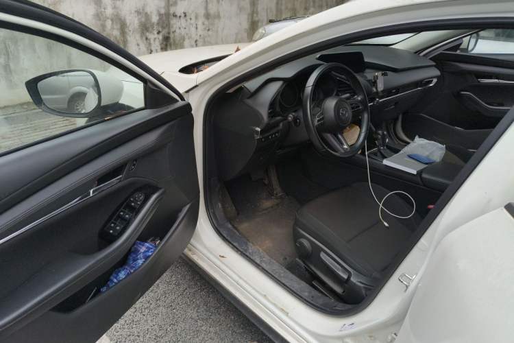 Used Mazda 3 Axela 2021 2.0L Automatic ZhiXuan Edition Driver Seat