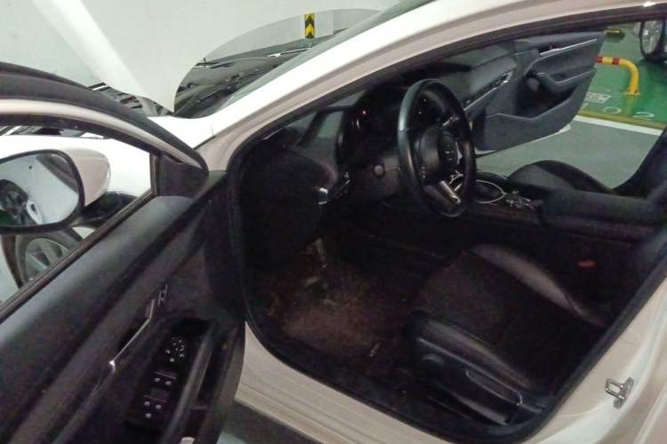 Used Mazda 3 Axela 2021 2.0L Automatic Zhiya Edition Driver Seat