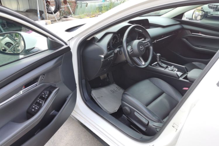 Used Mazda 3 Axela 2021 2.0L Automatic Zhiya Edition Driver Seat