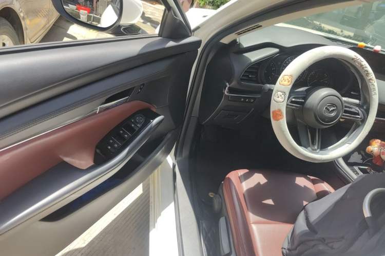 Used Mazda 3 Axela 2021 2.0L Automatic ZhiXuan Edition Driver Seat