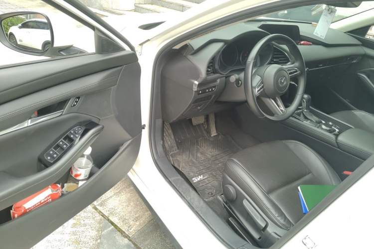 Used Mazda 3 Axela 2021 2.0L Automatic Zhiya Edition Driver Seat