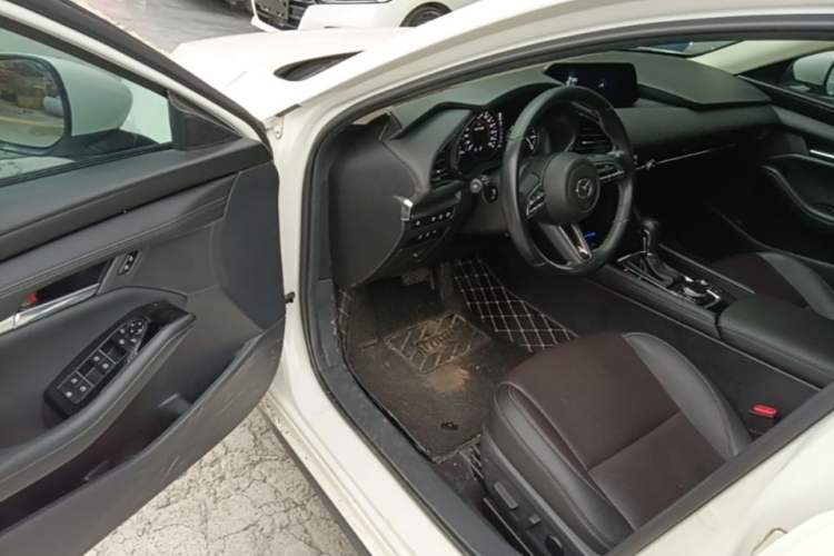 Used Mazda 3 Axela 2021 2.0L Automatic Zhi Rui Edition Driver Seat