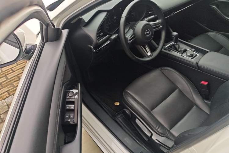 Used Mazda 3 Axela 2021 2.0L Automatic Zhiya Edition Driver Seat
