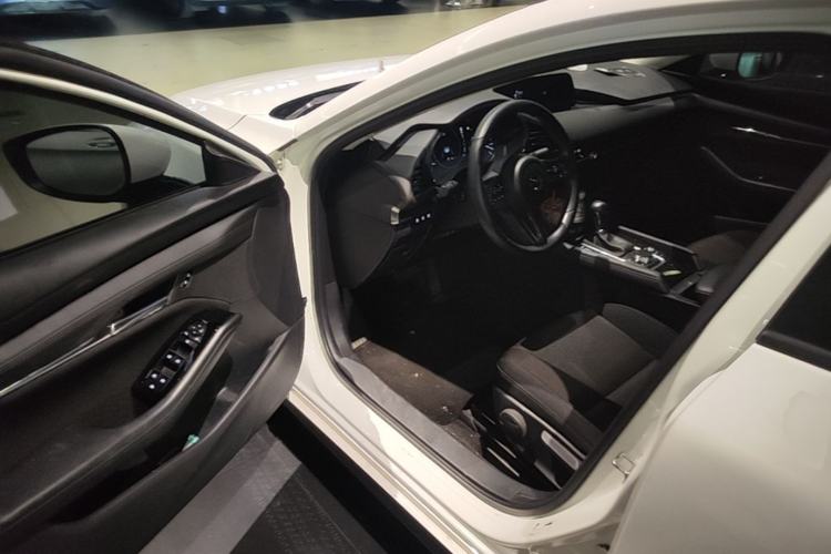 Used Mazda 3 Axela 2021 2.0L Automatic ZhiXuan Edition Driver Seat