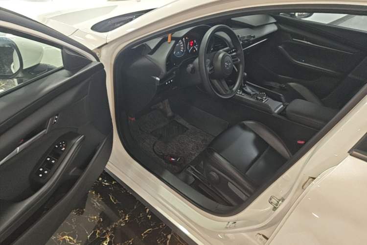Used Mazda 3 Axela 2021 2.0L Automatic Zhiqing Edition Driver Seat
