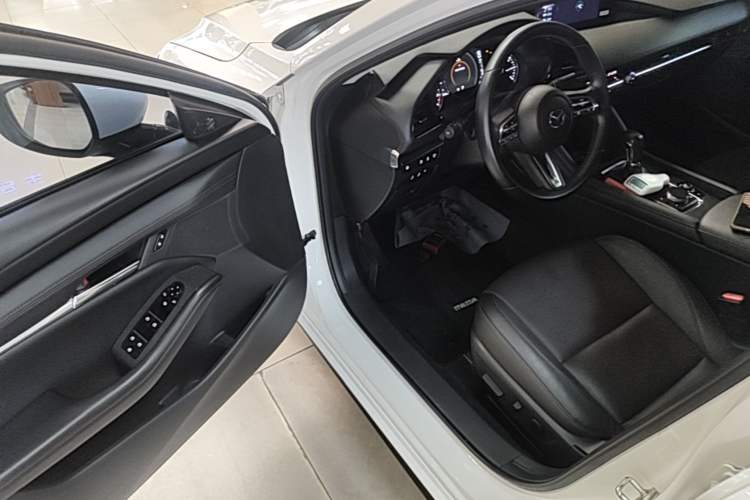 Used Mazda 3 Axela 2021 2.0L Automatic Zhi Rui Edition Driver Seat