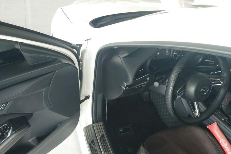 Used Mazda 3 Axela 2021 2.0L Automatic ZhiXuan Edition Driver Seat