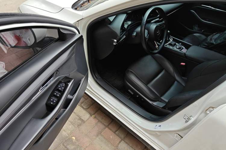 Used Mazda 3 Axela 2021 2.0L Automatic Zhiyao Edition Driver Seat