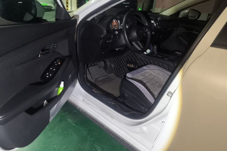 Used Mazda 3 Axela 2021 2.0L Automatic ZhiXuan Edition Driver Seat