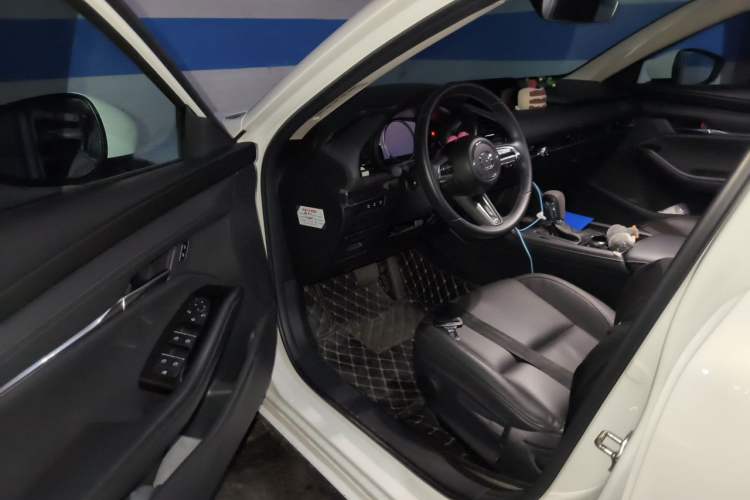 Used Mazda 3 Axela 2021 2.0L Automatic Zhiya Edition Driver Seat