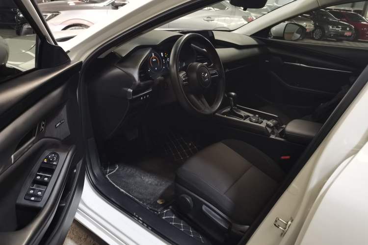 Used Mazda 3 Axela 2021 2.0L Automatic Zhiqing Edition Driver Seat