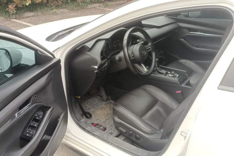 Used Mazda 3 Axela 2021 2.0L Automatic Zhiyao Edition Driver Seat