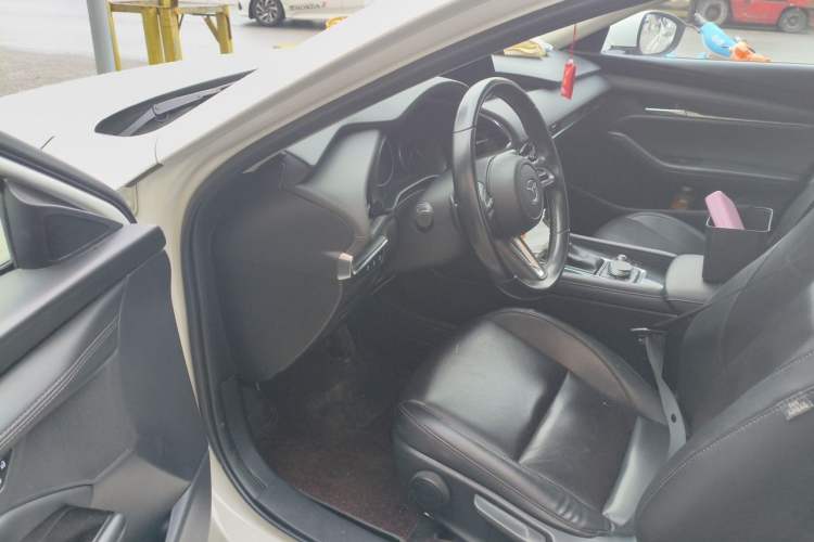 Used Mazda 3 Axela 2021 2.0L Automatic Zhiya Edition Driver Seat