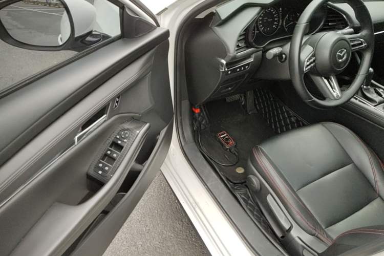 Used Mazda 3 Axela 2021 2.0L Automatic ZhiXuan Edition Driver Seat