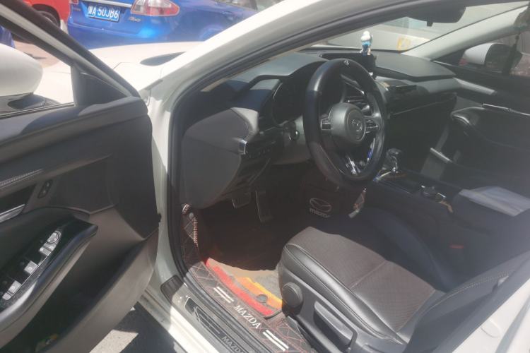 Used Mazda 3 Axela 2021 2.0L Automatic ZhiZun Edition Driver Seat