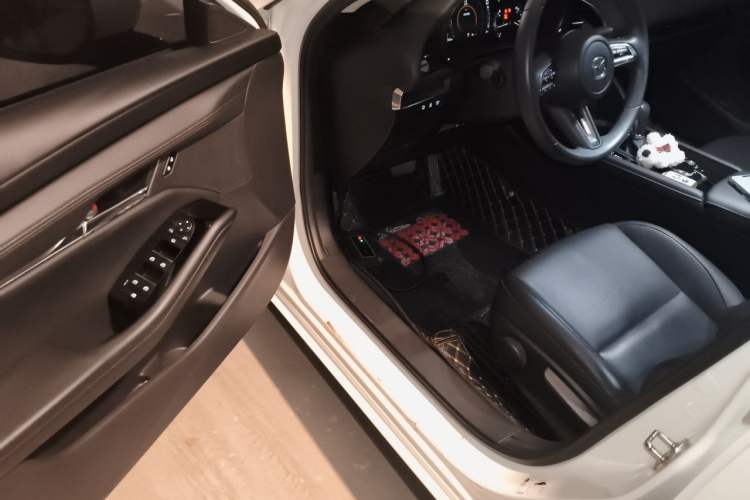 Used Mazda 3 Axela 2021 2.0L Automatic Zhiya Edition Driver Seat