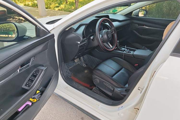 Used Mazda 3 Axela 2021 2.0L Automatic ZhiXuan Edition Driver Seat