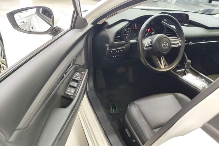 Used Mazda 3 Axela 2021 2.0L Automatic Zhiyao Edition Driver Seat