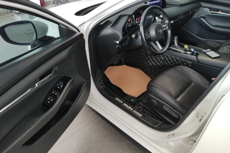 Used Mazda 3 Axela 2021 2.0L Automatic ZhiXuan Edition Driver Seat