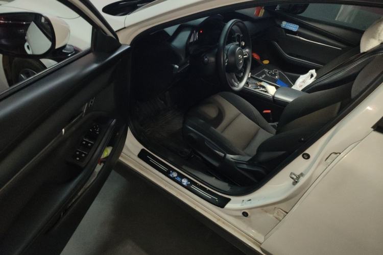 Used Mazda 3 Axela 2021 1.5L Automatic ZhiMei Edition Driver Seat