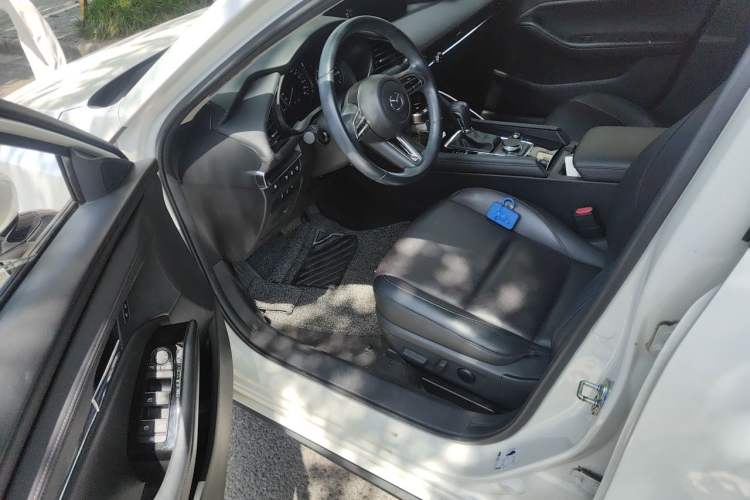 Used Mazda 3 Axela 2021 2.0L Automatic Zhiyao Edition Driver Seat