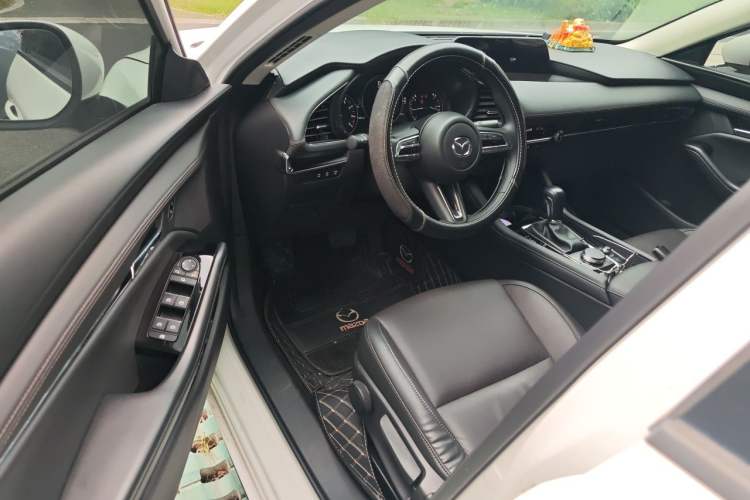 Used Mazda 3 Axela 2021 2.0L Automatic Zhiya Edition Driver Seat