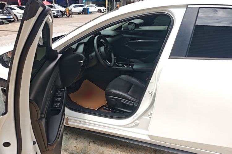 Used Mazda 3 Axela 2021 2.0L Automatic Zhiya Edition Driver Seat