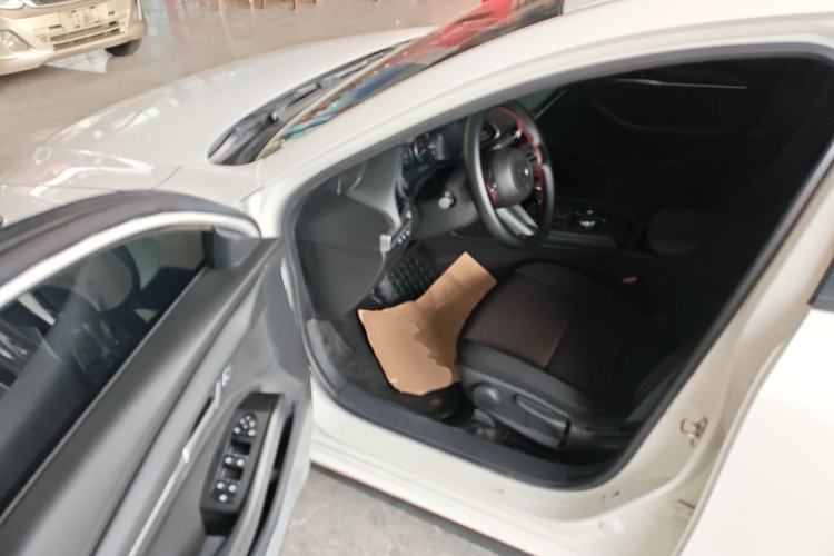 Used Mazda 3 Axela 2021 1.5L Automatic ZhiMei Edition Driver Seat