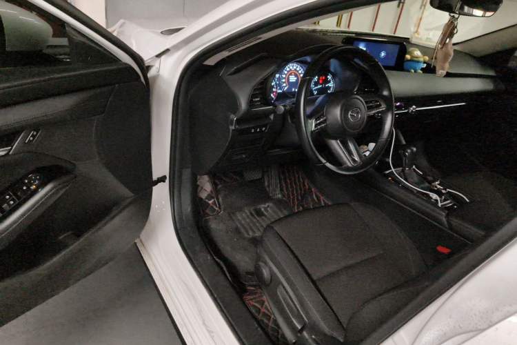 Used Mazda 3 Axela 2021 2.0L Automatic ZhiXuan Edition Driver Seat