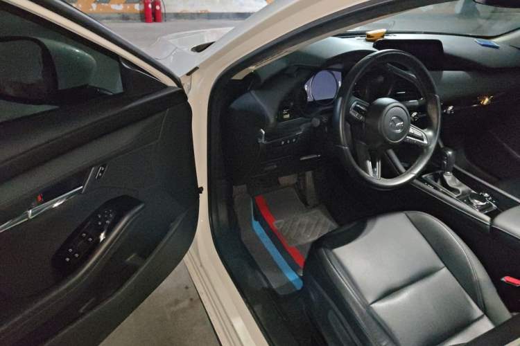Used Mazda 3 Axela 2021 2.0L Automatic ZhiXuan Edition Driver Seat